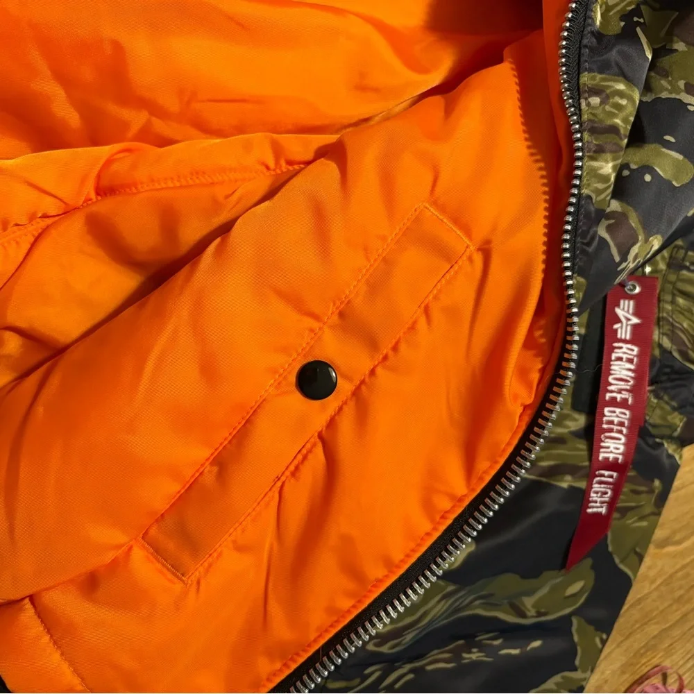 Alpha Industries Men’s Camo Bomber Jacket in Olive & Black - Picture 6 of 13